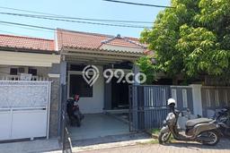 Dijual Hunian Rumah Terawat 2 Kamar di Gununganyar, Surabaya Dijual Hunian Rumah Terawat 2 Kamar di Gununganyar, Surabaya