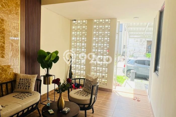 Disewakan! Rumah 3 Kamar Tidur &
3 Kamar Mandi di Sentul City, Bogor Disewakan! Rumah 3 Kamar Tidur &
3 Kamar Mandi di Sentul City, Bogor