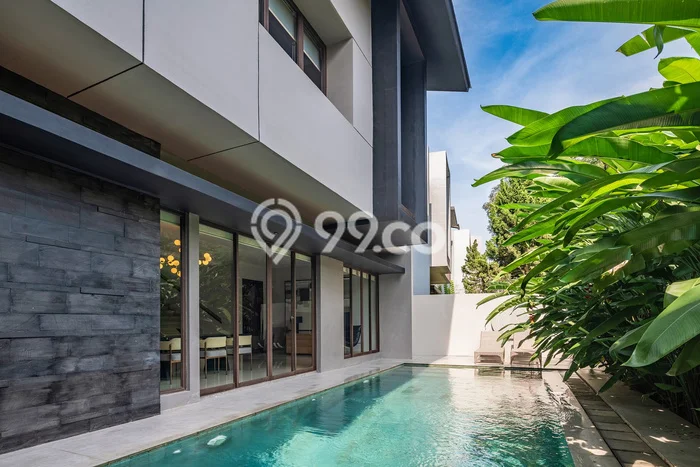 Disewakan Rumah Nyaman LT 320m2 / LB 300m2 di BSD The Icon, Tangerang Disewakan Rumah Nyaman LT 320m2 / LB 300m2 di BSD The Icon, Tangerang