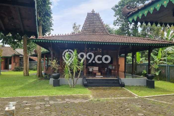 For Sale! Vila Kawasan Turi, Luas 1019m2m², Akses Mudah Fasilitas Umum For Sale! Vila Kawasan Turi, Luas 1019m2m², Akses Mudah Fasilitas Umum
