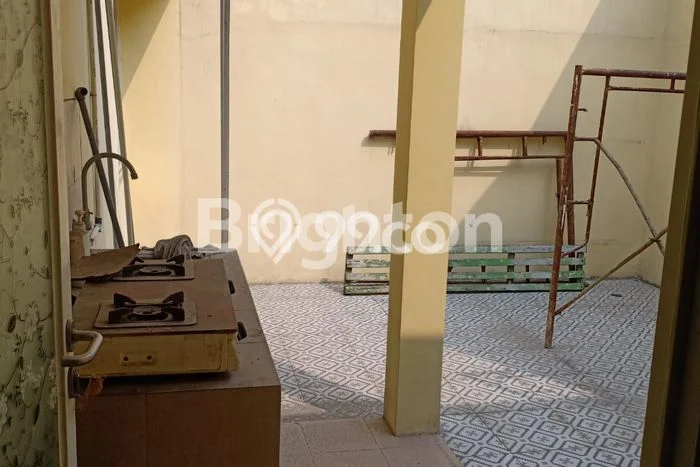 Rumah Modern Minimalis 3 KT Bisa Langsung Pindah di Taman Rumah Modern Minimalis 3 KT Bisa Langsung Pindah di Taman