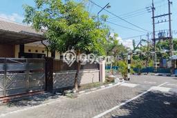 For Sale Rumah 4 Kamar Lokasi Strategis Nyaman dan Strategis di Buduran For Sale Rumah 4 Kamar Lokasi Strategis Nyaman dan Strategis di Buduran