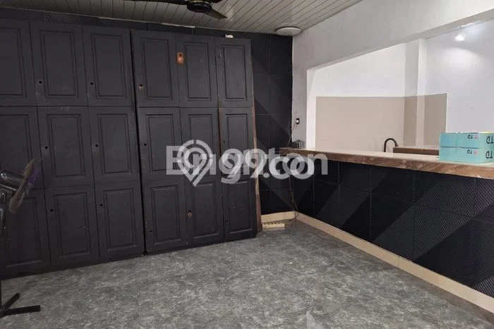 For Sale Rumah 5 Kamar Lokasi Ideal Nyaman dan Strategis di Sukodono For Sale Rumah 5 Kamar Lokasi Ideal Nyaman dan Strategis di Sukodono