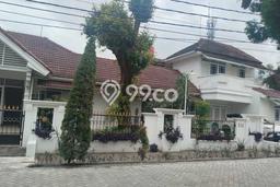 Rumah Elit LB 350m2 Siap Pakai Desain Elegan di Kreo, Tangerang Rumah Elit LB 350m2 Siap Pakai Desain Elegan di Kreo, Tangerang