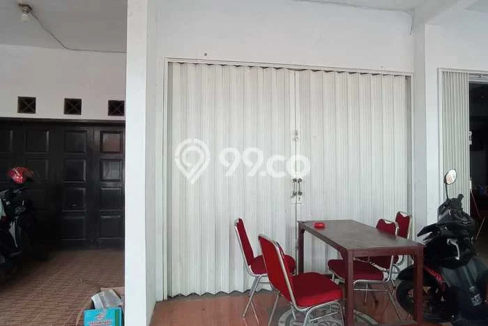 Ruko untuk Disewa di Pusat Bandung Luas Bangunan 18m2 Ruko untuk Disewa di Pusat Bandung Luas Bangunan 18m2