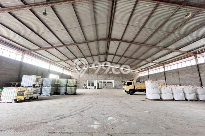 Gudang Disewa di Bandung dengan LB 720m2 Area Komersial Ramai Gudang Disewa di Bandung dengan LB 720m2 Area Komersial Ramai