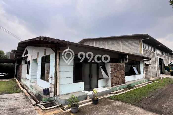 Gudang Disewa di Bandung dengan LB 720m2 Area Komersial Ramai Gudang Disewa di Bandung dengan LB 720m2 Area Komersial Ramai