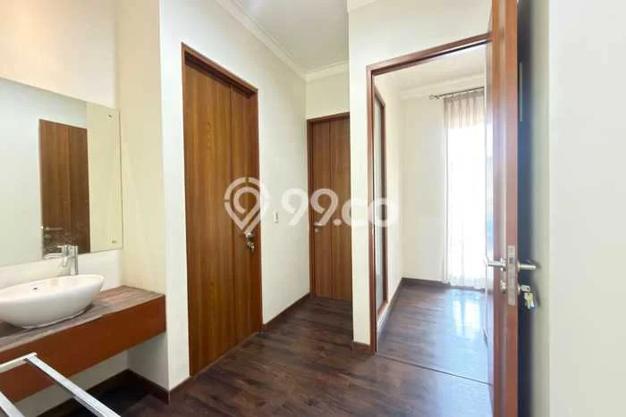 Rumah sewa siap pakai 4 KT di BSD, Tangerang Rumah sewa siap pakai 4 KT di BSD, Tangerang