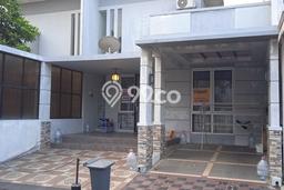 Rumah Modern 3 KT di BSD Tangerang Semi Furnished Rumah Modern 3 KT di BSD Tangerang Semi Furnished