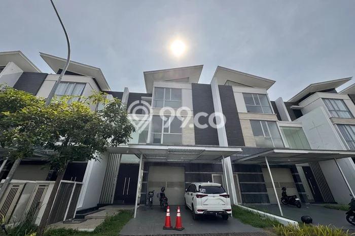 Disewakan! Rumah 4 Kamar Tidur &
5 Kamar Mandi di Golf Island, Jakarta Utara Disewakan! Rumah 4 Kamar Tidur &
5 Kamar Mandi di Golf Island, Jakarta Utara