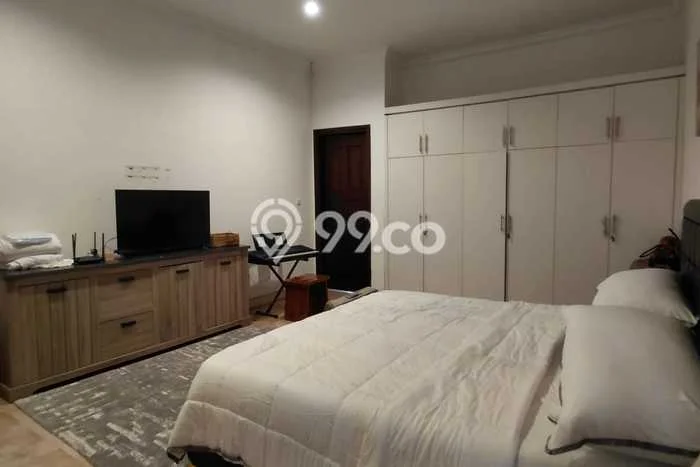 Disewakan! Rumah 4 Kamar Tidur &
4 Kamar Mandi di Jeruk Purut, Jakarta Selatan Disewakan! Rumah 4 Kamar Tidur &
4 Kamar Mandi di Jeruk Purut, Jakarta Selatan