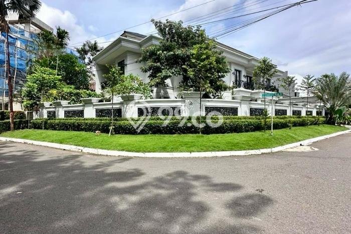Hunian Elit LB 600m2 Siap Pakai Desain Elegan di Pondok Indah, Jakarta Selatan Hunian Elit LB 600m2 Siap Pakai Desain Elegan di Pondok Indah, Jakarta Selatan