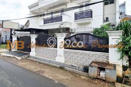 Siap Huni Hunian Elit 5 Kamar di Tebet Dekat ke Mana Pun Siap Huni Hunian Elit 5 Kamar di Tebet Dekat ke Mana Pun
