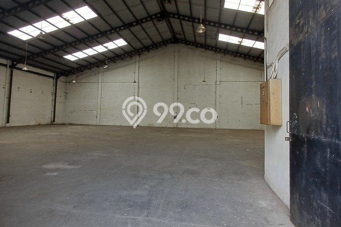 Unit Gudang Disewakan di Jatake di Area Ramai & Strategis Unit Gudang Disewakan di Jatake di Area Ramai & Strategis