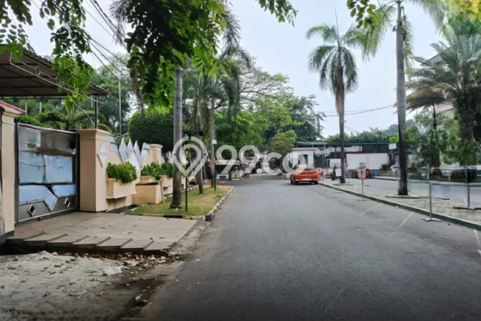 Rumah Luxury Modern Tanpa Renovasi di Joglo Jakarta Barat Rumah Luxury Modern Tanpa Renovasi di Joglo Jakarta Barat