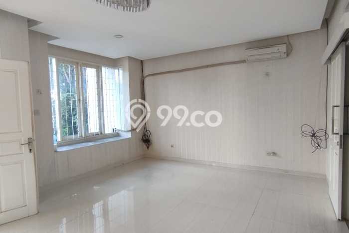 Ready to Use! Premium House LT 200m2 Desain Elegan di Intercon Ready to Use! Premium House LT 200m2 Desain Elegan di Intercon