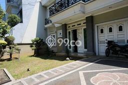 Hunian Mewah LB 350m2 Siap Pakai Desain Elegan di Pulomas, Jakarta Timur Hunian Mewah LB 350m2 Siap Pakai Desain Elegan di Pulomas, Jakarta Timur