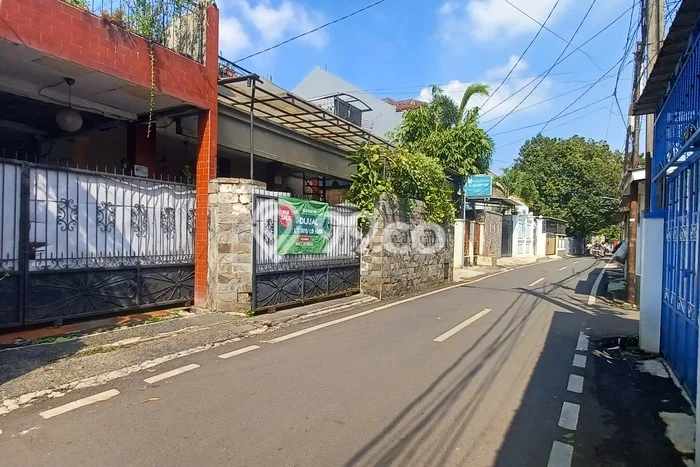 Siap Huni Hunian Elit 6 Kamar di Kramat Jati Dekat ke Mana Saja Siap Huni Hunian Elit 6 Kamar di Kramat Jati Dekat ke Mana Saja