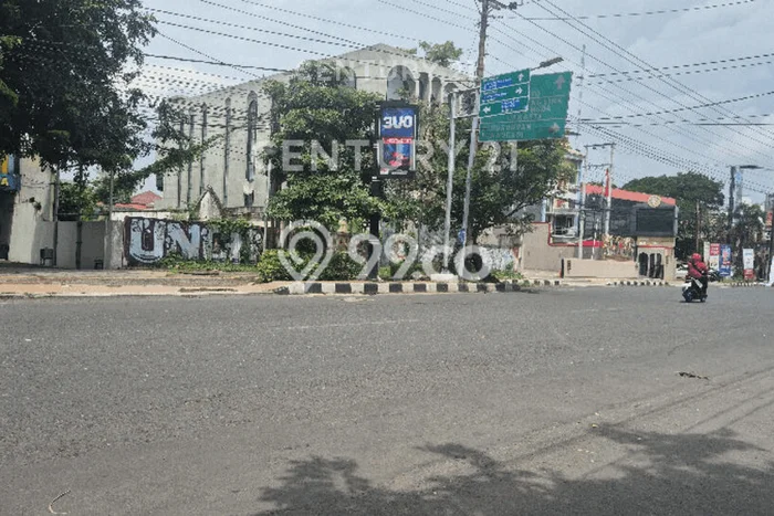 Kavling Tanah Lokasi Strategis di Semarang Selatan, Semarang Disewakan 1m2 Kavling Tanah Lokasi Strategis di Semarang Selatan, Semarang Disewakan 1m2