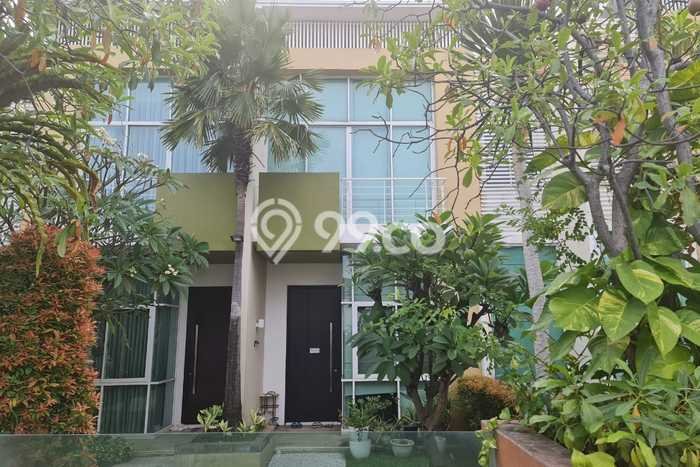 Jual Rumah Luas Elegan Dengan View Eksklusif di Tomang, Jakarta Barat Jual Rumah Luas Elegan Dengan View Eksklusif di Tomang, Jakarta Barat