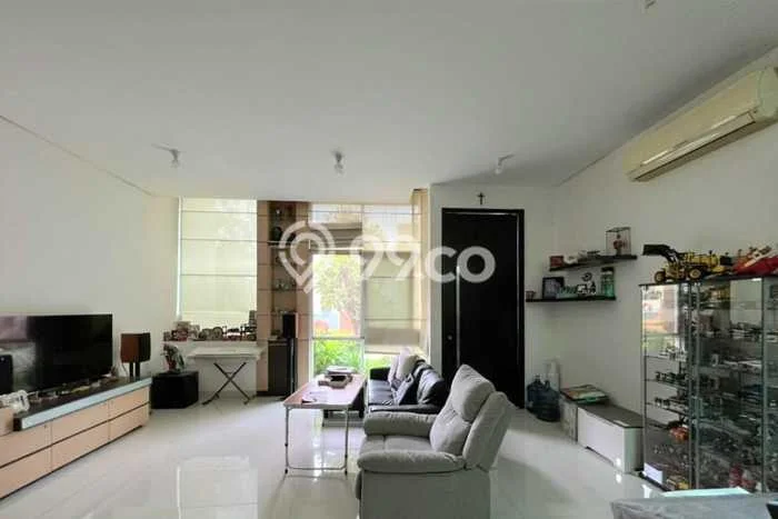 Jual Rumah Luas Elegan Dengan View Eksklusif di Tomang, Jakarta Barat Jual Rumah Luas Elegan Dengan View Eksklusif di Tomang, Jakarta Barat