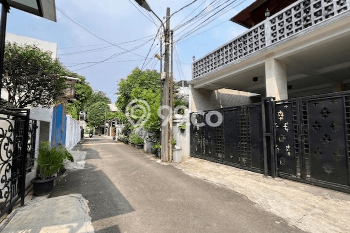 Rumah Elit LB 500m2 Siap Pakai Desain Elegan di Kreo, Tangerang Rumah Elit LB 500m2 Siap Pakai Desain Elegan di Kreo, Tangerang
