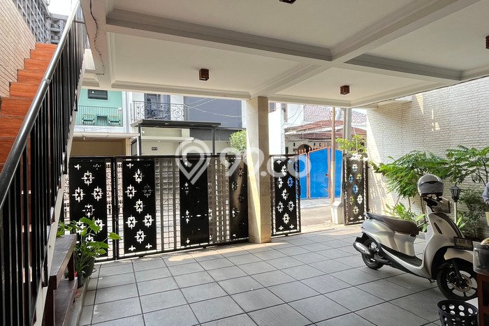 Rumah Elit LB 500m2 Siap Pakai Desain Elegan di Kreo, Tangerang Rumah Elit LB 500m2 Siap Pakai Desain Elegan di Kreo, Tangerang
