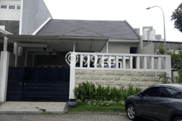 Rumah Luxury Modern Siap Huni di Pakuwon Indah Surabaya Rumah Luxury Modern Siap Huni di Pakuwon Indah Surabaya