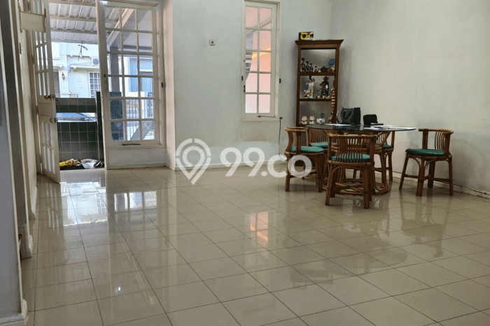 Rumah Sewa Surabaya LT 128m2 LB 150m2 Kawasan Citraland Rumah Sewa Surabaya LT 128m2 LB 150m2 Kawasan Citraland