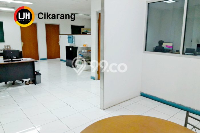Disewakan Gudang di Kawasan Ramai Jababeka Luas 828m2 Disewakan Gudang di Kawasan Ramai Jababeka Luas 828m2