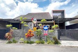 Hunian Cantik Modern Lb 250m2 di Cimahi Utara, Cimahi Hunian Cantik Modern Lb 250m2 di Cimahi Utara, Cimahi