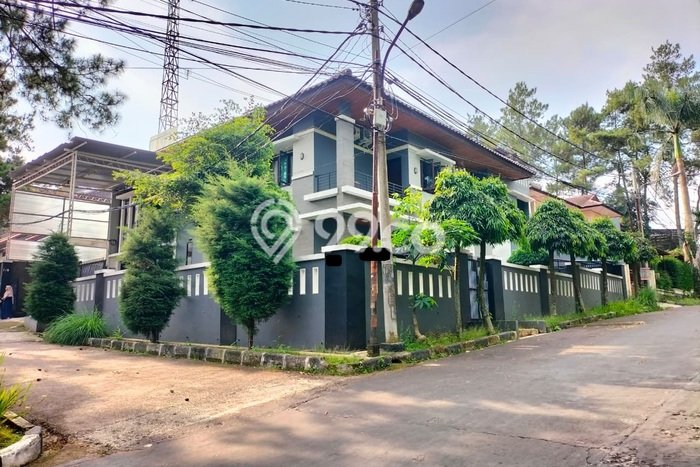 Siap Huni Hunian Elit 7 Kamar di Sukasari Dekat ke Mana Pun Siap Huni Hunian Elit 7 Kamar di Sukasari Dekat ke Mana Pun