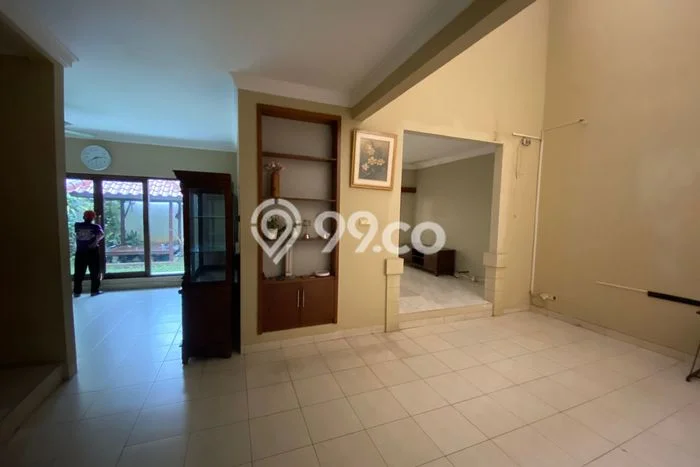 For Sale! Luxury House LT 300m2 Desain Elegan di Grand Wisata For Sale! Luxury House LT 300m2 Desain Elegan di Grand Wisata