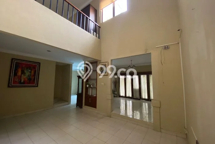 For Sale! Luxury House LT 300m2 Desain Elegan di Grand Wisata For Sale! Luxury House LT 300m2 Desain Elegan di Grand Wisata