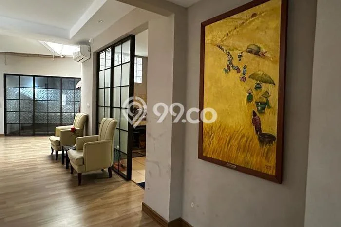 Rumah Modern Disewakan di Menteng Jakarta Pusat Lokasi Sangat Strategis Rumah Modern Disewakan di Menteng Jakarta Pusat Lokasi Sangat Strategis