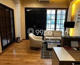 Rumah Modern Disewakan di Menteng Jakarta Pusat Lokasi Sangat Strategis Rumah Modern Disewakan di Menteng Jakarta Pusat Lokasi Sangat Strategis