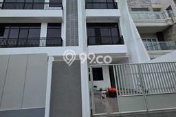 Rumah Sewa Jakarta Barat LT 99m2 LB 243m2 Area Taman Ratu Rumah Sewa Jakarta Barat LT 99m2 LB 243m2 Area Taman Ratu