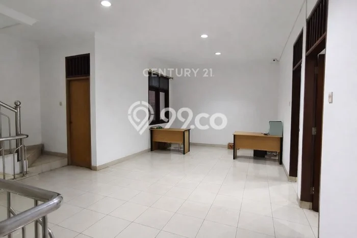 Unit Komersial Dijual di Jakarta Barat LT 200m2 & LB 350m2 Unit Komersial Dijual di Jakarta Barat LT 200m2 & LB 350m2
