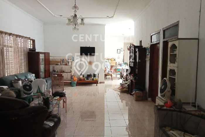 Lokasi terbaik! Rumah siap huni dikontrakkan di Tegal Barat LB 300m2 Lokasi terbaik! Rumah siap huni dikontrakkan di Tegal Barat LB 300m2