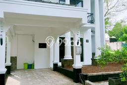 Rumah Modern Cantik 4 Kamar Bisa Langsung Pindah di Lippo Cikarang Rumah Modern Cantik 4 Kamar Bisa Langsung Pindah di Lippo Cikarang