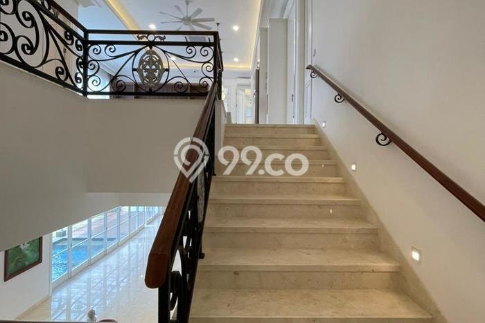 Jual Rumah Mewah Elegan Dengan View Cantik di Kemang, Jakarta Selatan Jual Rumah Mewah Elegan Dengan View Cantik di Kemang, Jakarta Selatan