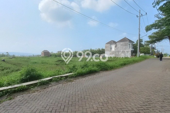 Tanah Kosong Dijual di Malang dengan Area 80m2 Tanah Kosong Dijual di Malang dengan Area 80m2