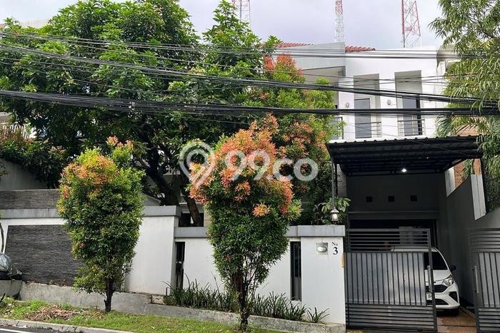 Rumah Bagus Siap Pakai Di Banyumanik Luas 450m2 Lokasi Strategis Rumah Bagus Siap Pakai Di Banyumanik Luas 450m2 Lokasi Strategis
