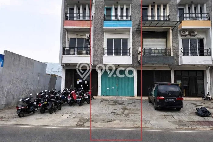 Ruko disewakan di Kembangan Jakarta Barat dengan luas bangunan 210m2 Ruko disewakan di Kembangan Jakarta Barat dengan luas bangunan 210m2