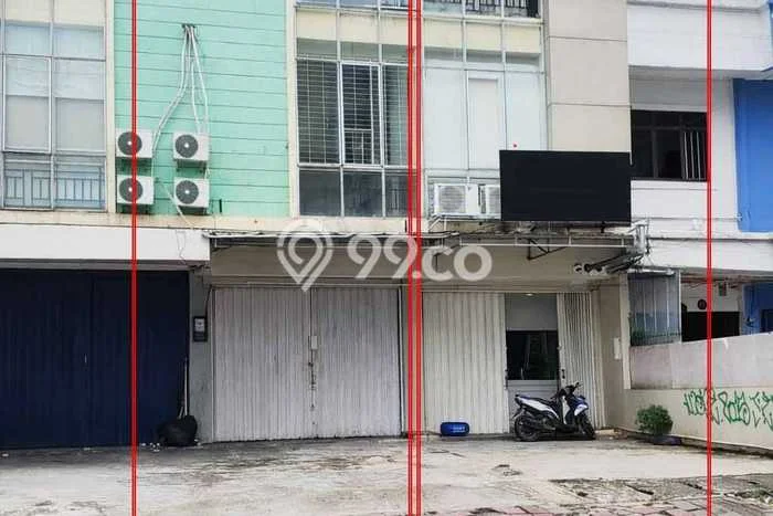 Ruko Disewa di Jakarta Barat dengan LB 306m2 Area Komersial Ramai Ruko Disewa di Jakarta Barat dengan LB 306m2 Area Komersial Ramai