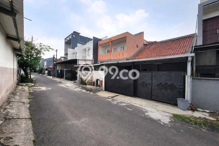 Disewakan! Rumah 4 Kamar Tidur &
3 Kamar Mandi di Duri Kosambi, Jakarta Barat Disewakan! Rumah 4 Kamar Tidur &
3 Kamar Mandi di Duri Kosambi, Jakarta Barat