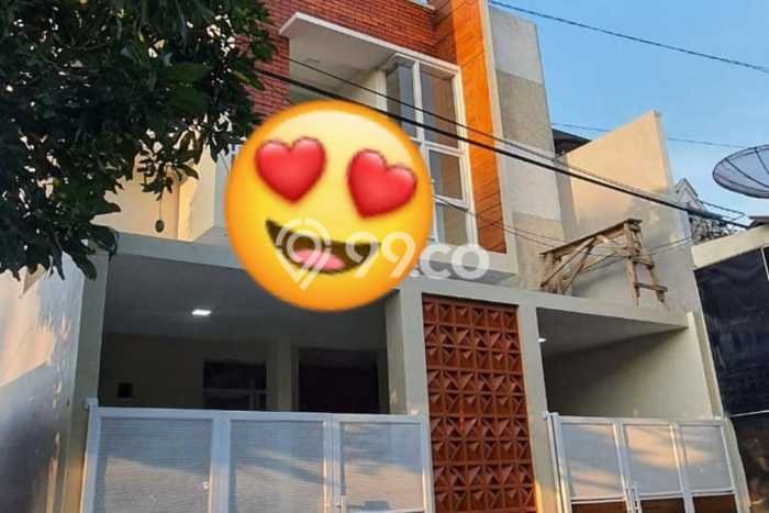 Dijual Segera Kost 12 Kamar, 13 Kamar Mandi di Lowokwaru, Malang, Luas 315m2 Dijual Segera Kost 12 Kamar, 13 Kamar Mandi di Lowokwaru, Malang, Luas 315m2