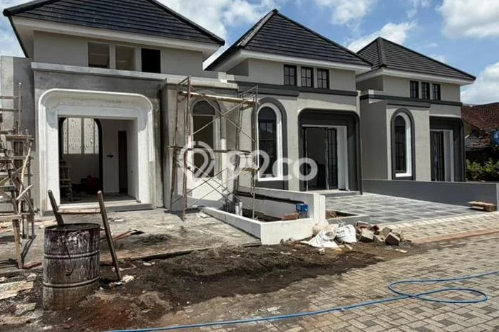 Rumah Minimalis 2 Kamar LT 70m2 di Bandulan Rumah Minimalis 2 Kamar LT 70m2 di Bandulan