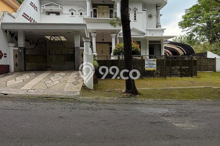 Ready to Use! Premium House LT 842m2 Desain Modern di Arjosari Ready to Use! Premium House LT 842m2 Desain Modern di Arjosari