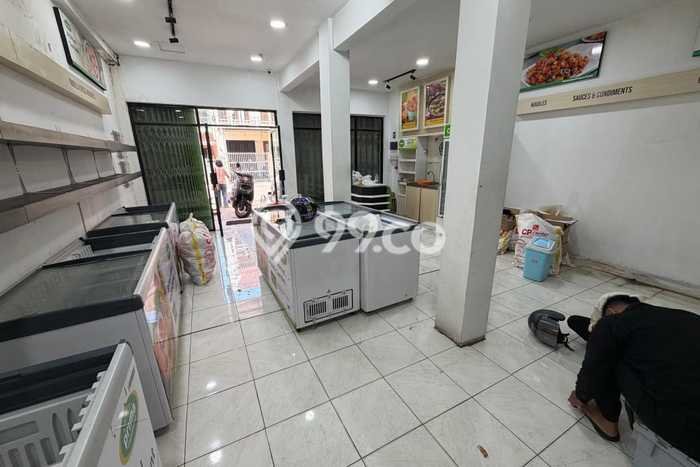 Ruko Dijual di Bandung LT 100m2 & LB 100m2 Lokasi Terbaik! Ruko Dijual di Bandung LT 100m2 & LB 100m2 Lokasi Terbaik!